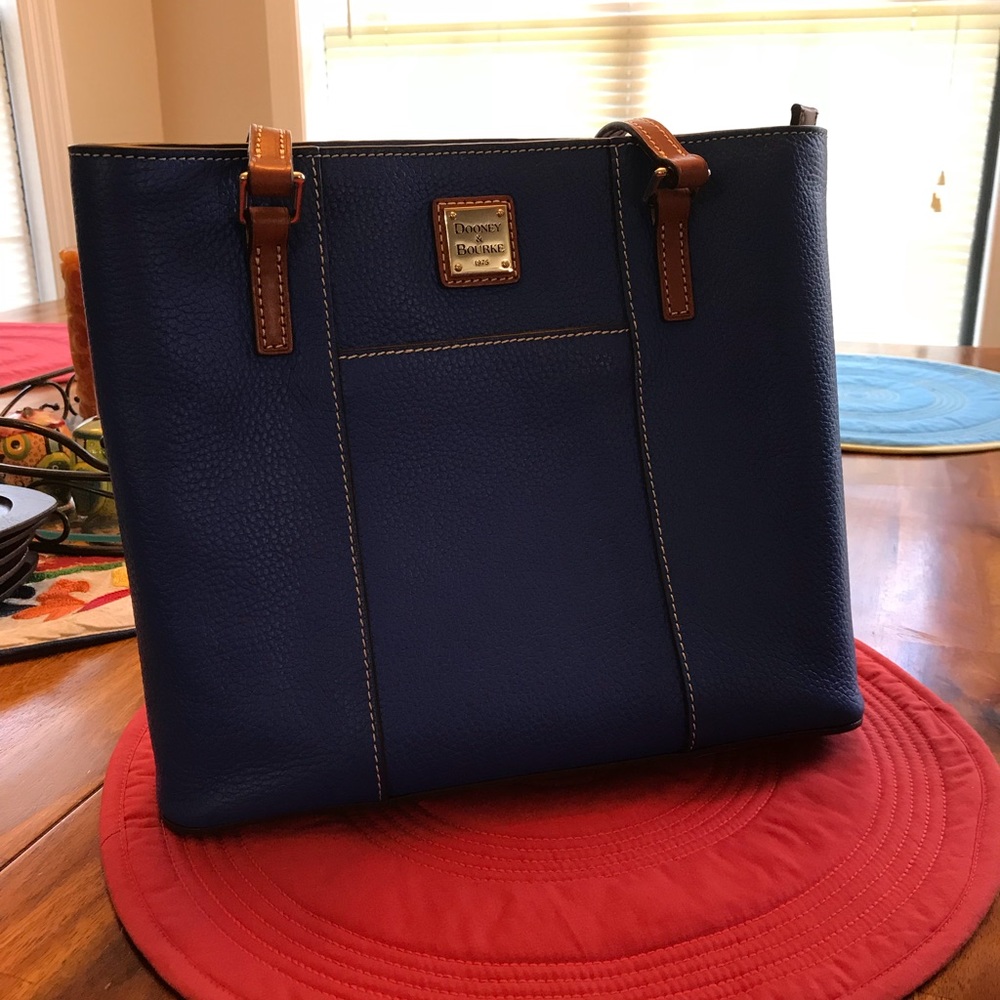 Dooney and Burke Small Lexington Shopper - used